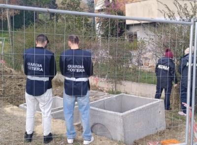 Potenza Picena, fango e gas metano sversati in mare: scatta la denuncia della guardia costiera