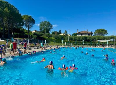 Macerata, l'estate 2026 decolla alla piscina Filarmonica: record di presenze