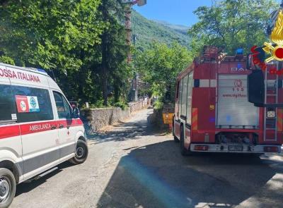 Ussita, malore in un cantiere: operaio soccorso sull'impalcatura e trasferito in ospedale