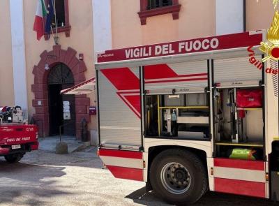 Macerata, fiamme in un ufficio: scatta l'evacuazione del palazzo