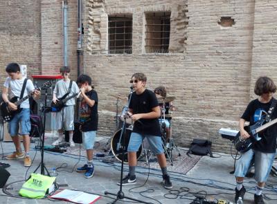 Macerata, i No Another Name fanno scatenare il centro con il rock