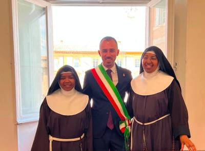 Matelica, Suor Elisea ottiene la cittadinanza italiana: accolta in Municipio