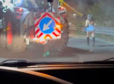 Civitanova, cammina di notte sulla superstrada: 18enne salvata da 118 e polizia