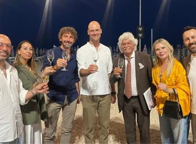 Civitanova, la strana coppia Antonio Razzi-Filippo Roma protagonista a "Filosofarte"