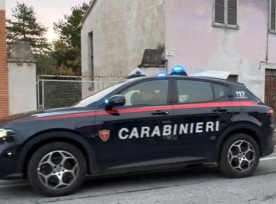 Macerata, tampona un'auto insulta il conducente e fugge: denunciato 39enne
