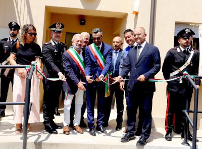Dieci anni dopo il sisma, Sarnano riapre la sua caserma dei Carabinieri: “Un simbolo di rinascita” (VIDEO e FOTO)