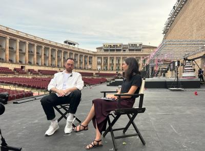 Quando Figaro racconta il presente: Daniele Menghini e il suo Barbiere di Siviglia (VIDEO)