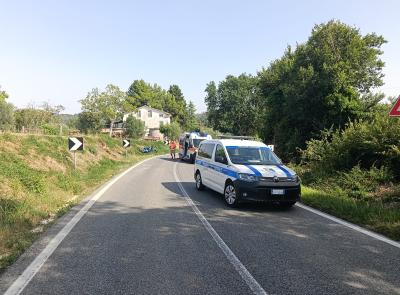 Macerata, scontro tra auto e scooter sulla Provinciale: un ferito trasportato all'ospedale