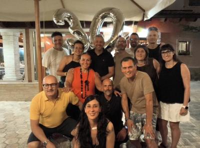 Trent'anni dopo il diploma, si ritrova la V Ch B: la classe di Chimica sfida il tempo
