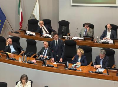 Marche, via libera alla legge "anti Kebab": la maggioranza parla di identità, l’opposizione attacca