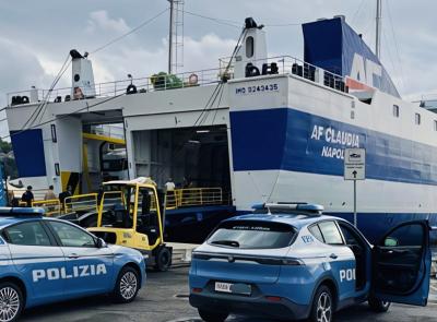 Controlli sull’immigrazione irregolare: due rimpatri eseguiti dalla Questura di Macerata