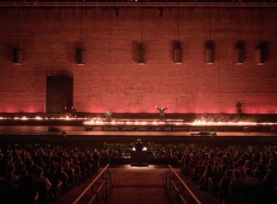 I sindaci della provincia uniti allo Sferisterio nel decennale del sisma: gran finale per "Il Trovatore"