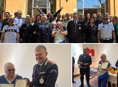 Macerata, la polizia locale saluta Giovanna Cipriani: dopo 37 anni di servizio va in pensione