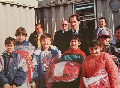 Quando Franco Baresi entrò nei container di Serravalle per regalare un sorriso ai bambini dopo il sisma