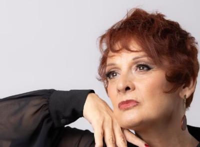 Mafalda Minnozzi torna a casa: a San Severino omaggia Mina e Vanoni