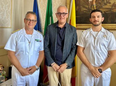Civitanova, il nuovo Comandante marittimo delle Marche Massimo Seno in visita: "Sinergia per la sicurezza del litorale"