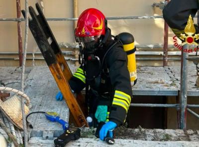 Due operai intossicati in un cantiere: trasferiti in codice rosso a Torrette