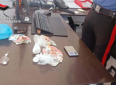 San Severino, 105 grammi di cocaina in casa: arrestato un 26enne