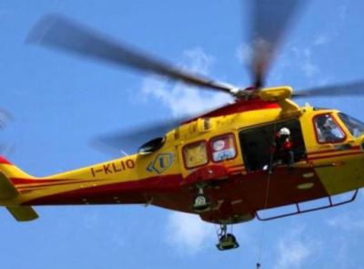 Pollenza, 14enne cade dal terrazzo: soccorsa e trasferita a Torrette