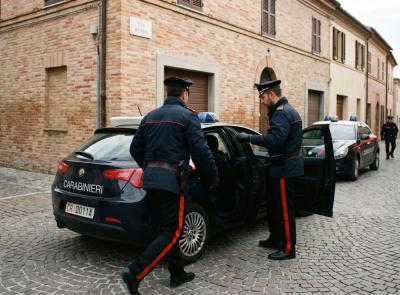 Corridonia, danneggia il braccialetto elettronico e viola il divieto di avvicinamento all'ex: 31enne in carcere