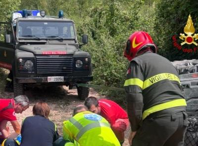 Si ribalta col quad: conducente estratto dal mezzo e trasportato a Torrette