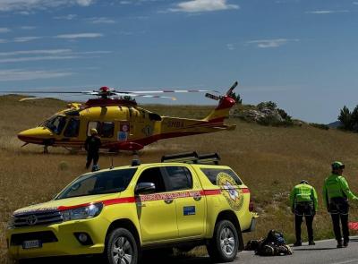 Ussita, cade lungo la strada per il Rifugio del Fargno: minorenne trasferito a Torrette