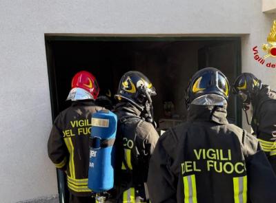 Monte San Giusto, incendio in un garage a Villa San Filippo: palazzina evacuata