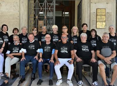 Macerata, la 5ª A del “Gentili” si ritrova dopo 50 anni: 21 compagni di nuovo insieme