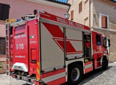 "Parliamo un po'": così una vigile del fuoco conquista la fiducia di un 17enne e lo riporta a casa