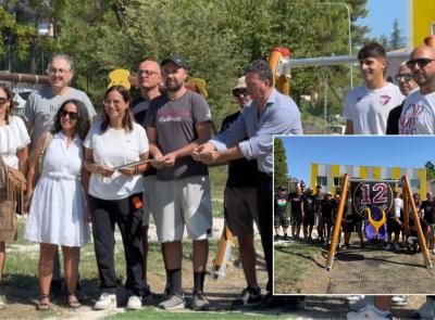 Tolentino, il regalo della Gradinata 12 Pallorito: un'altalena per giocare senza barriere