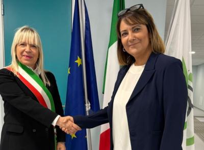 San Severino, la prima campanella porta una nuova dirigente al “Divini”: Catia Scattolini alla guida dell’istituto