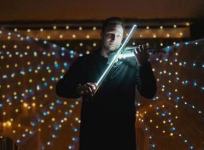 San Severino, il violino di Valentino Alessandrini a lume di candela: concerto evento nel giardino di Santa Chiara