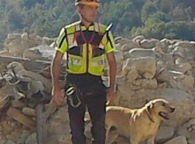 Macerata, addio a Marley: il cane dei vigili del fuoco che per 10 anni ha aiutato nelle ricerche