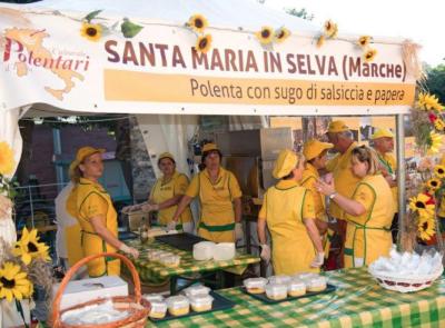 La Sagra della Polenta compie 50 anni: è festa a Santa Maria in Selva