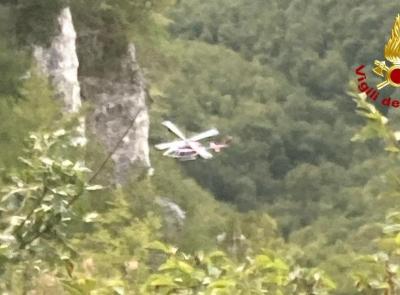 Si perde sul Monte San Vicino e dà l'allarme: recuperato dall'elicottero dei vigili del fuoco