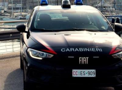 Civitanova, controlli in zona porto: 52enne sorpreso con due coltelli e denunciato