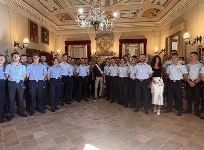 Loro Piceno-Aeronautica, un legame che si rinnova: il sindaco Paoloni accoglie i giovani allievi piloti