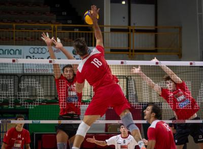 Lube, il ritorno a Macerata dopo 12 anni è amaro: la Gruppo Associati Fisiomed vince l'allenamento 3-1