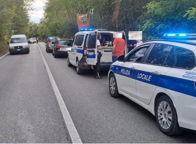 Macerata, tamponamento tra tre auto in Contrada della Pieve: traffico rallentato