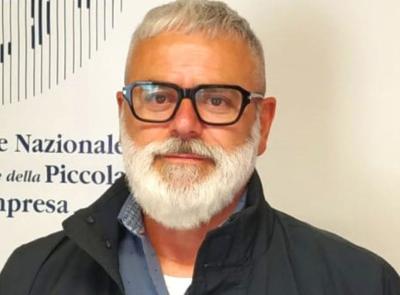 Caro carburanti, l’allarme degli autotrasportatori: “Rischiamo di non avere liquidità per fare rifornimento”