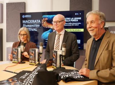 "Oltre la legge della forza", a Macerata torna l'Humanities Festival: attesi Tóibín, Gallese, Rosa e Mancuso