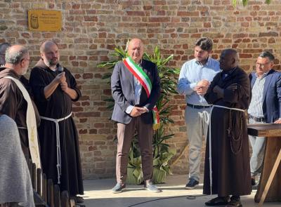 Recanati, un parco giochi per fra Giulio Criminesi: “Il suo nome vivrà nella gioia dei bambini”