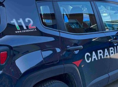 Sarnano, tampona un'auto con la moto: positivo ai cannabinoidi, denunciato 40enne