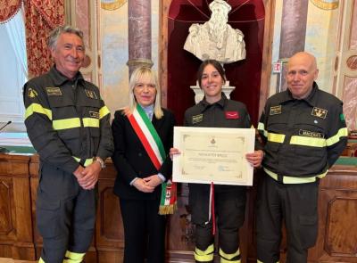 Ragazzo di 17 anni riportato a casa: San Severino premia la squadra dei vigili del fuoco