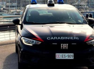 Civitanova, scoppia lite in centro: 54enne trovato con un coltello da 10 centimetri e denunciato