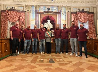 San Severino festeggia i campioni d’Italia di calcio a 5 della polizia locale: premiati Crescentini e Cardorani