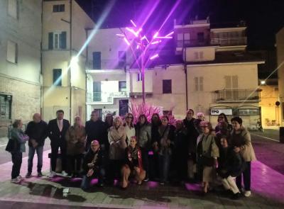 Civitanova, un albero rosa in piazzetta Conchiglia per la prevenzione del tumore al seno