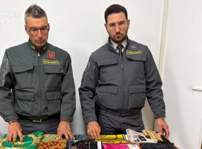 Louis Vuitton, Gucci e Dior falsi: maxi sequestro di oltre 150mila capi a Civitanova
