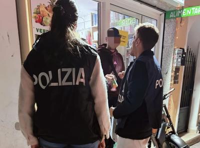 Alcol ai minorenni, nuova contestazione per un minimarket di Civitanova: denunciato il titolare