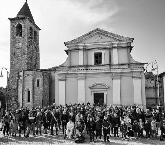 Pieve Torina, la storia della città nella mostra fotografica "Narrazioni Trasversali" di Colotti